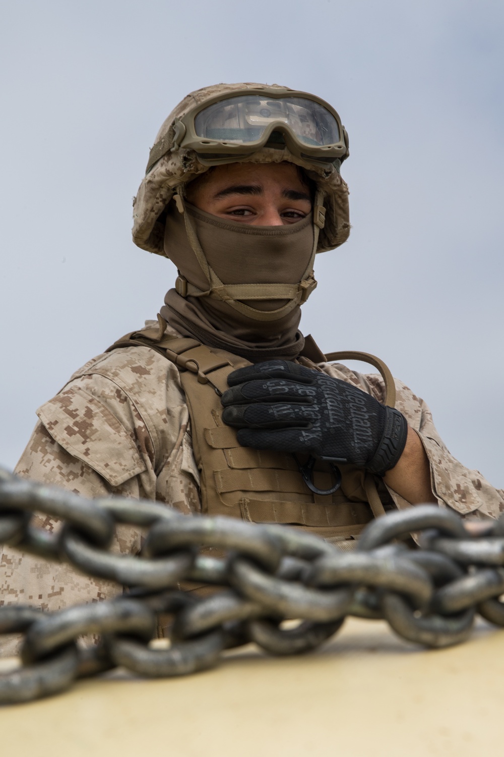 15th MEU Marines Conduct Helicopter Support Team Training