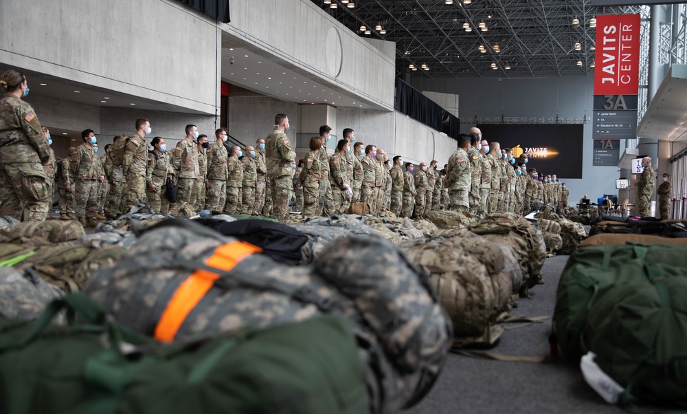 Soldiers from the 9th Hospital Center Depart New York