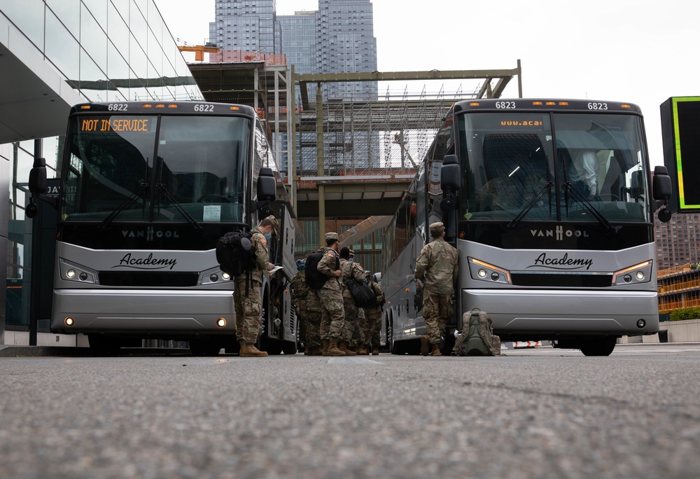 Soldiers from the 9th Hospital Center Depart New York