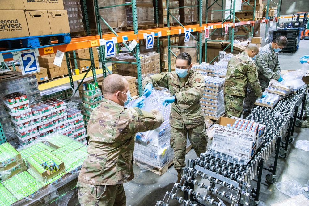 Missouri Airmen help feed their community during Covid-19 response