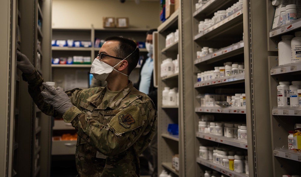 Medical professionals join forces at the pharmacy