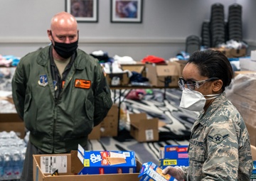 182nd Airlift Wing commander, command chief tour Illinois National Guard's COVID-19 response