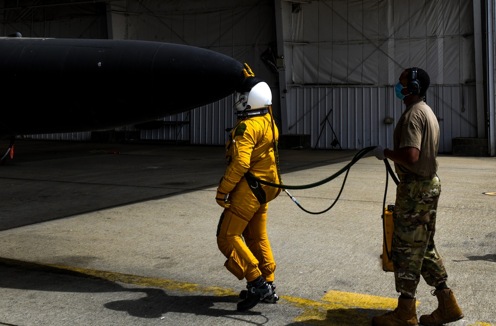 Making history, reservist pilot flies the U-2 for the first time