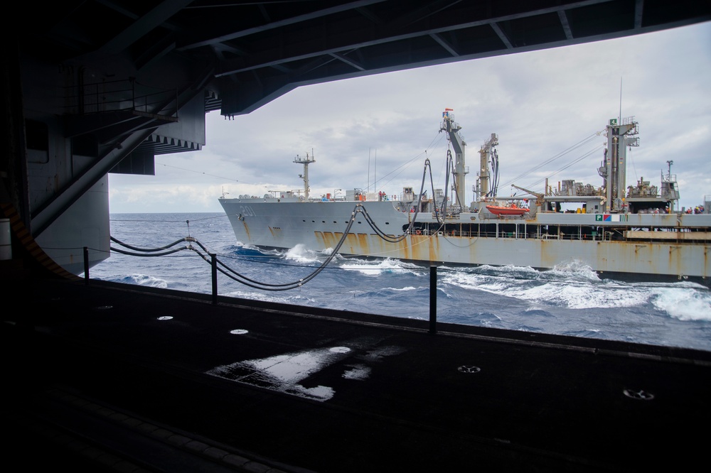 USS Harry S. Truman (CVN 75) transits the Atlantic Ocean