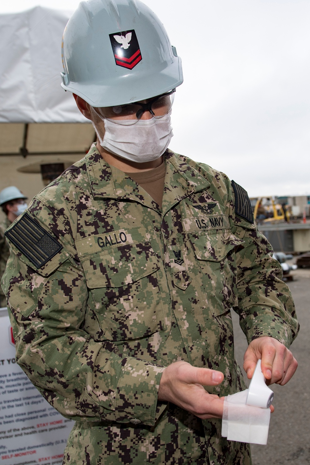 USS Carl Vinson (CVN 70) Conducts Touchless Temperature Checks at PSNS &amp; IMF