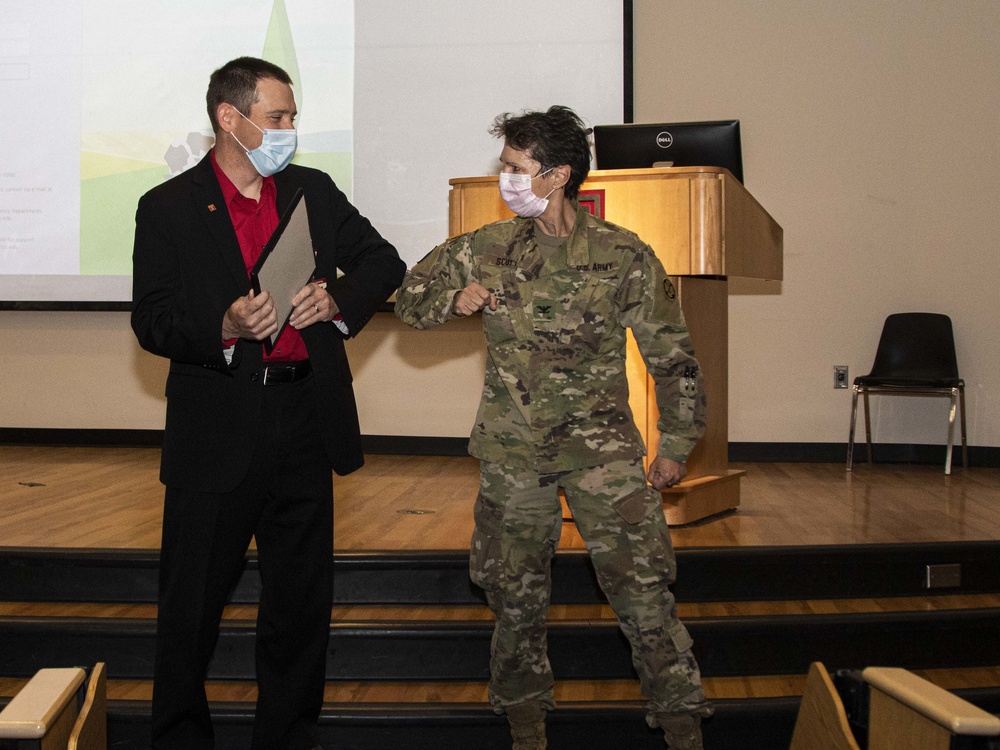 Col. Rene’ Scott awards certificates of appreciation to local Philadelphia area hospitals