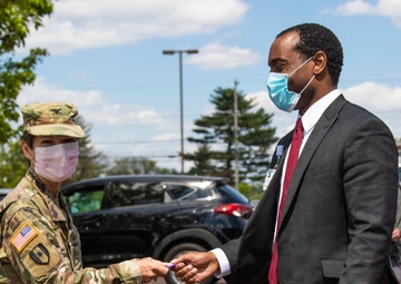 Col. Rene’ Scott awards certificates of appreciation to local Philadelphia area hospitals
