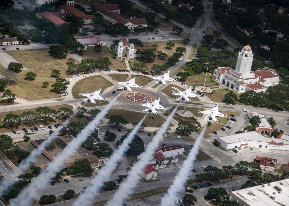 USAF Thunderbirds perform Texas America Strong flyover