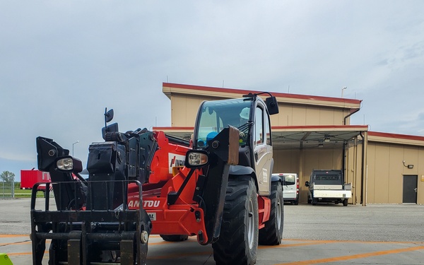 PWD Deveselu Assists the Navy Exchange