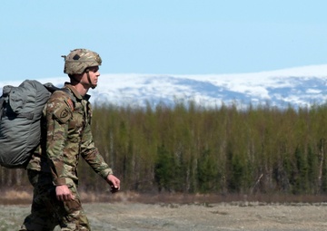 USARAK conducts helicopter airborne training