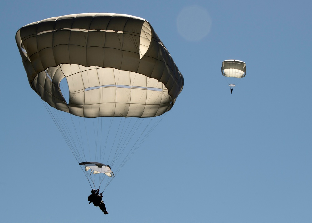 USARAK conducts helicopter airborne training