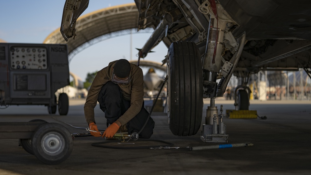 1st Fighter Wing swings into nights