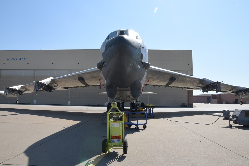 &quot;Wise Guy&quot; arrives at Tinker: Second B-52 to be regenerated from &quot;Boneyard&quot;
