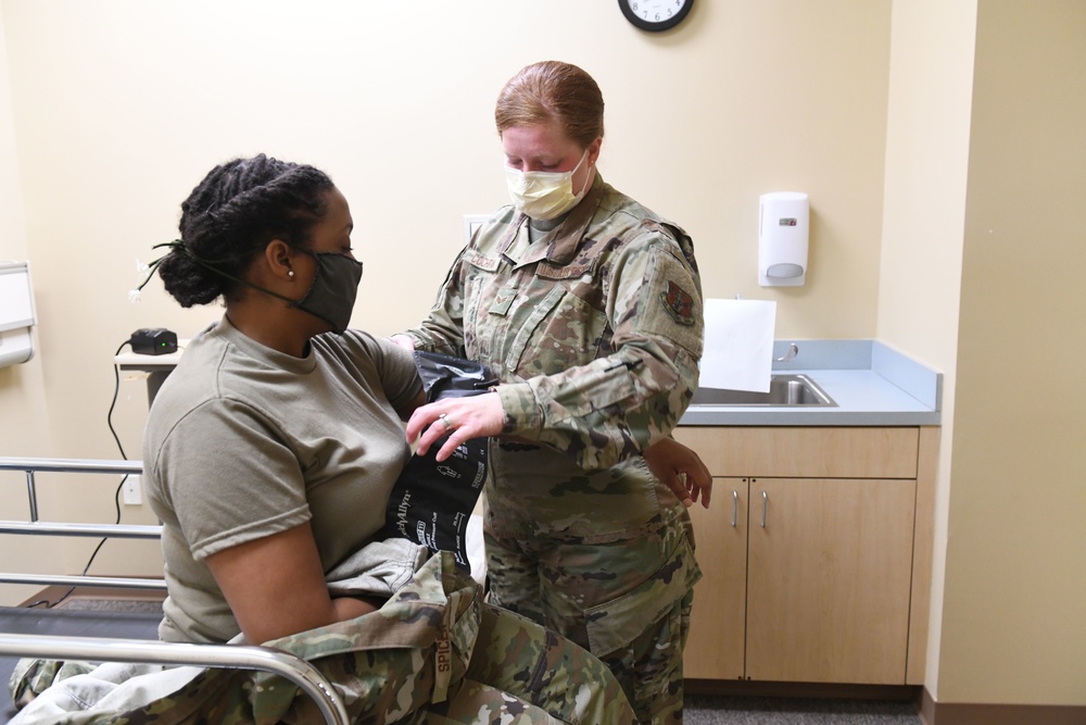 North Carolina Army and Air National Guard Medical Technicians Set Up COVID-19 Medical Support Shelter