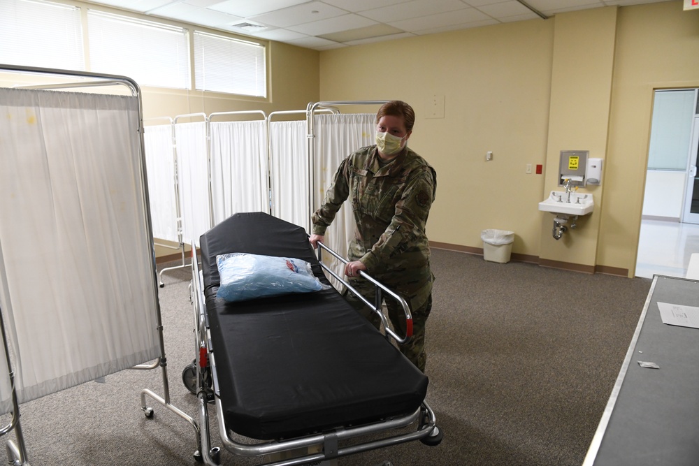 North Carolina Army and Air National Guard Medical Technicians Set Up COVID-19 Medical Support Shelter