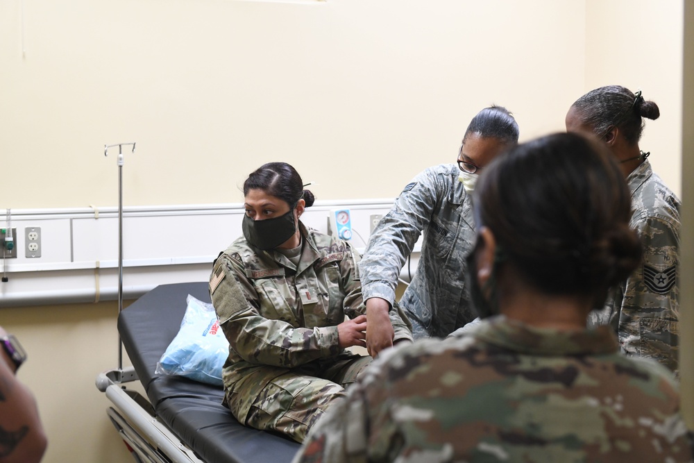 North Carolina Army and Air National Guard Medical Technicians Set Up COVID-19 Medical Support Shelter