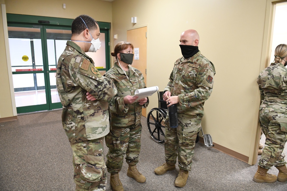North Carolina Army and Air National Guard Medical Technicians Set Up COVID-19 Medical Support Shelter