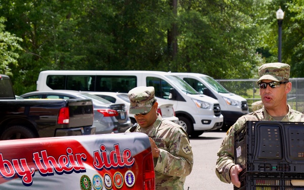 JAX USO Visits 868th at Walkup Site