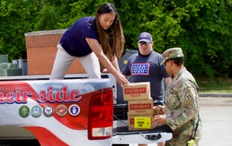 JAX USO Visits 868th at Walkup Site