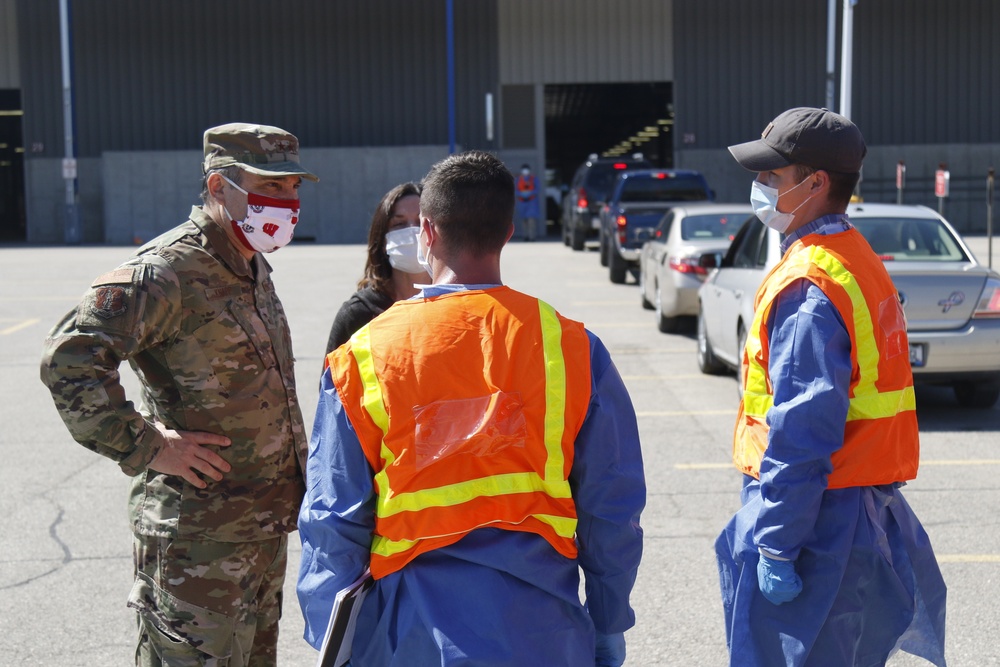 Wisconsin's adjutant general and senior leaders visit COVID-19 testing facility