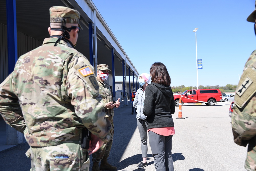Wisconsin's adjutant general and senior leaders visit COVID-19 testing facility