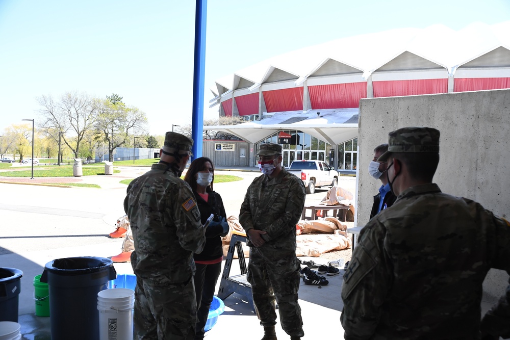 Wisconsin's adjutant general and senior leaders visit COVID-19 testing facility
