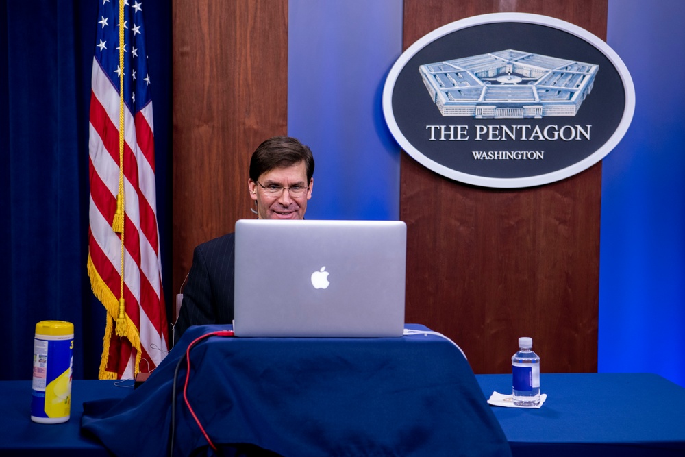 SECDEF hosts meeting with Industry leaders