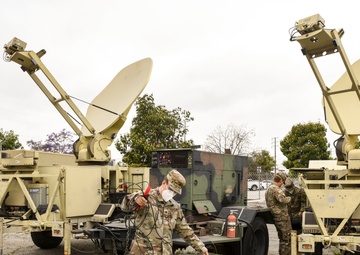 Soldiers support communication systems