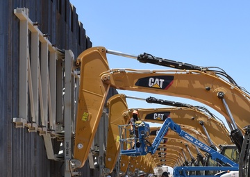 Border Barrier Construction: Yuma 3  [Image 9 ]