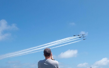 USNS Mercy Sailors Watch USAF Thunderbirds