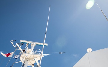 USAF Thunderbirds Fly High Over USNS Mercy