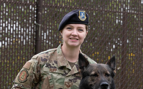 Scott Honors Defenders During Police Week