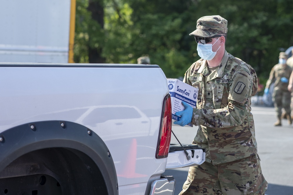 NC Guardsmen Distribute PPE across NC
