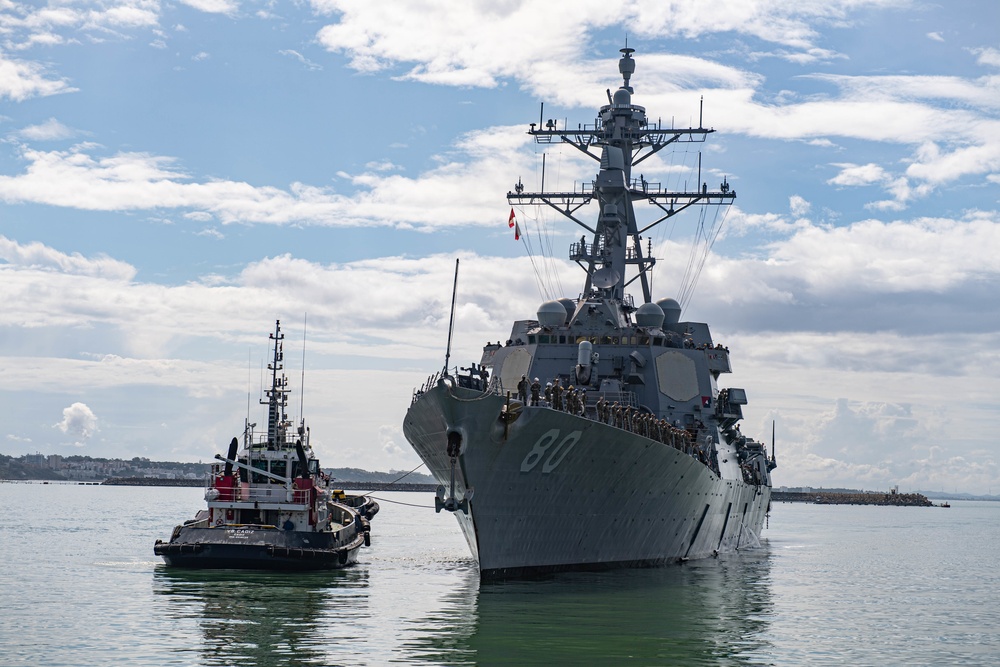 USS Roosevelt (DDG 80) arrives at Naval Station Rota, Spain