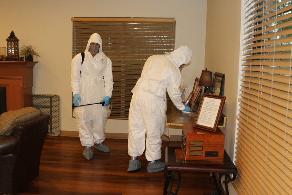 Texas Army National Guard Soldiers Participate in Facility Decontamination Mission