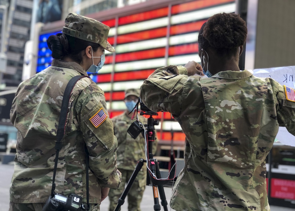 55th Signal Company Combat Camera In Time Square