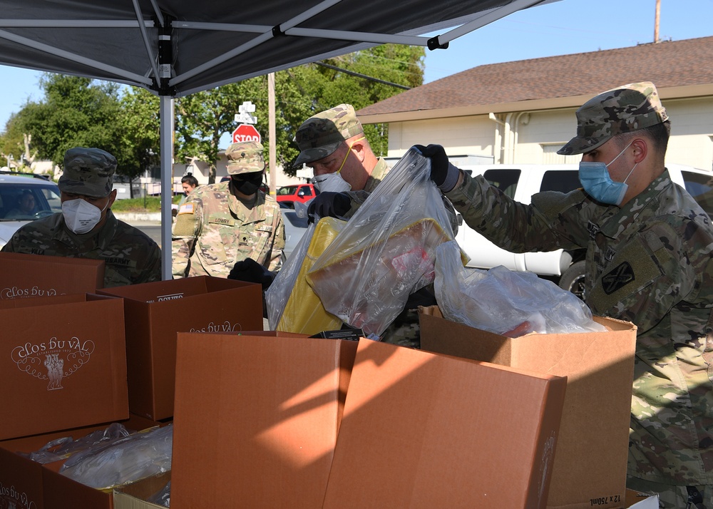 Cal Guard Soldiers assist Napa food bank during tenfold jump in need