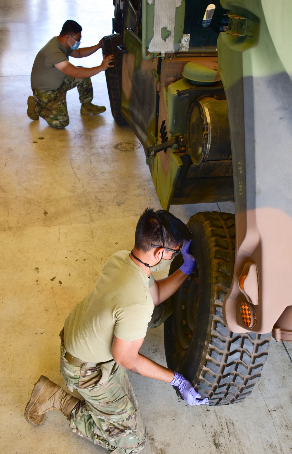 HIARNG Soldiers conduct maintenance operations during COVID-19