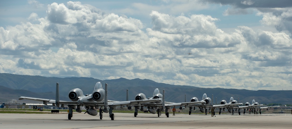 Pilots and A-10s of the 124th Fighter Wing Deploy During COVID-19 Pandemic