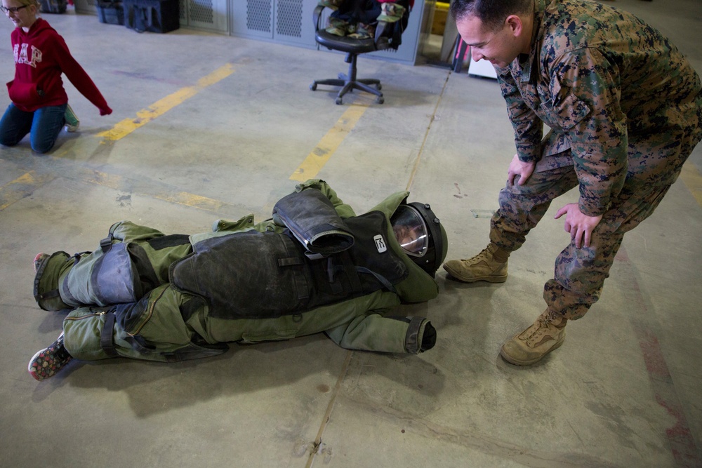 Kingman Young Marines Visit MCAS Yuma