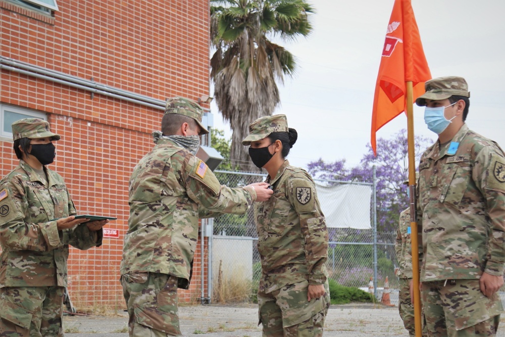 240 Signal Co., Cal Guard, recognizes Soldiers