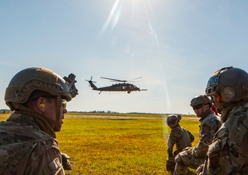 Airmen keep insertion training sharp