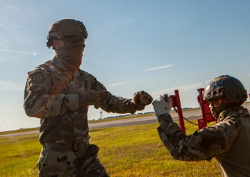 Airmen keep insertion training sharp