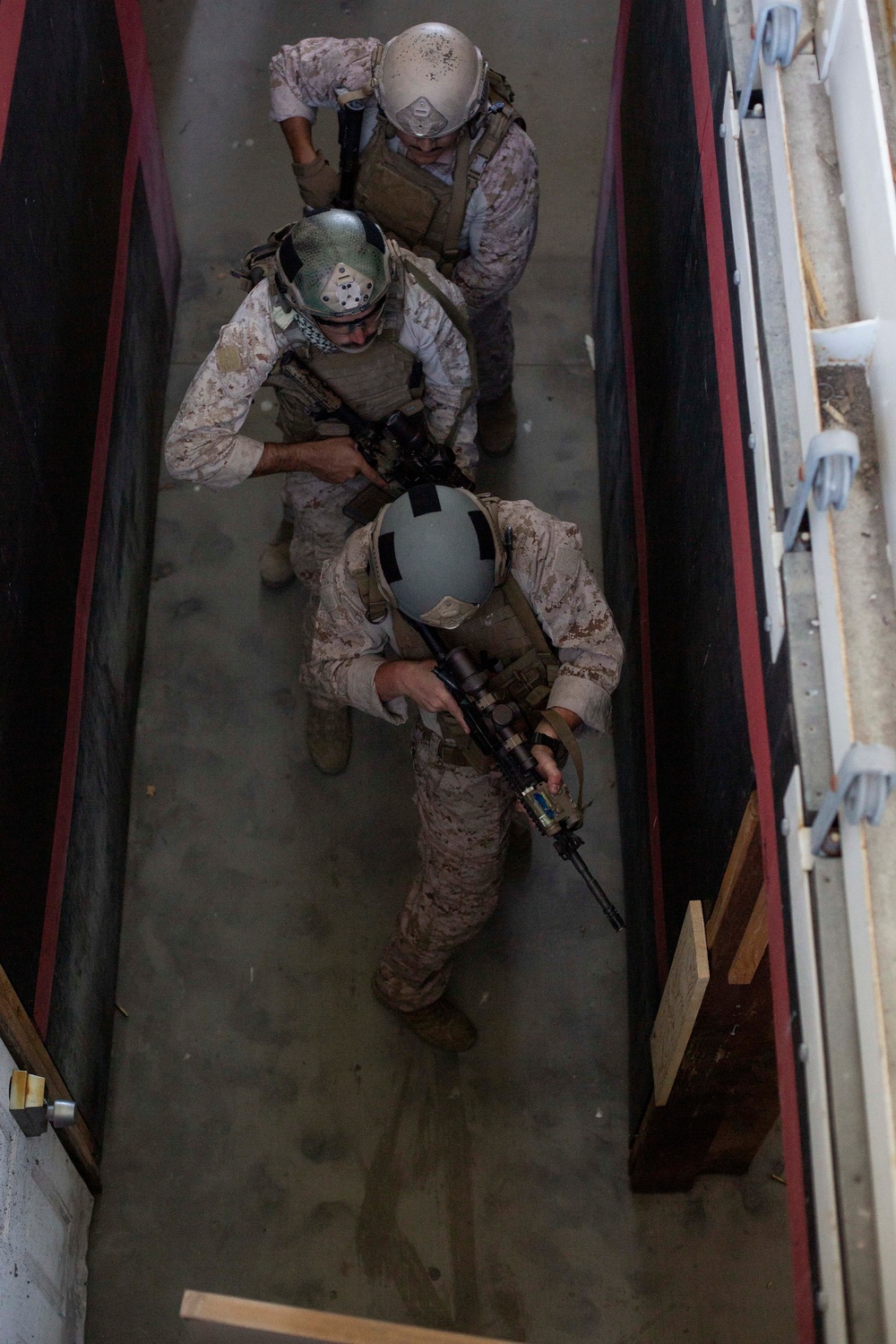 Comin’ in Hot | U.S. Reconnaissance Marines conduct CQT training