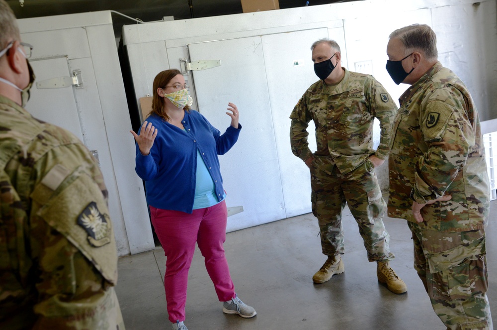 U.S. Congressman Rep. Rick Larsen visits Guardsmen at Sedro-Woolley Food Bank.