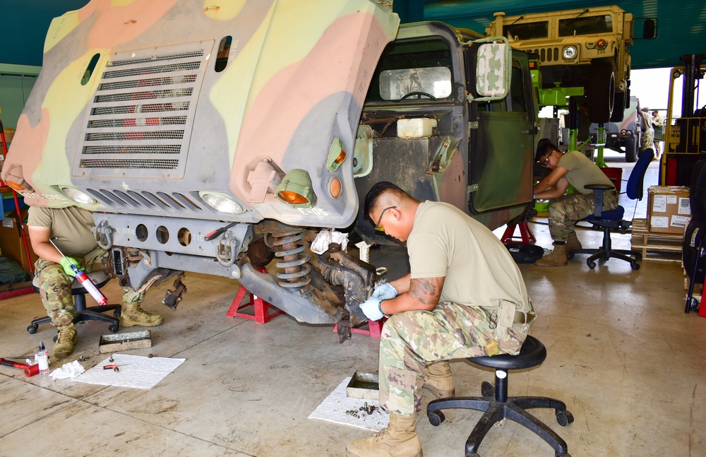 HIARNG Soldiers conduct maintenance operations