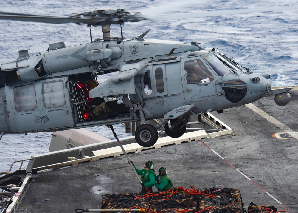 USS Harry S. Truman (CVN 75) transits the Atlantic Sea