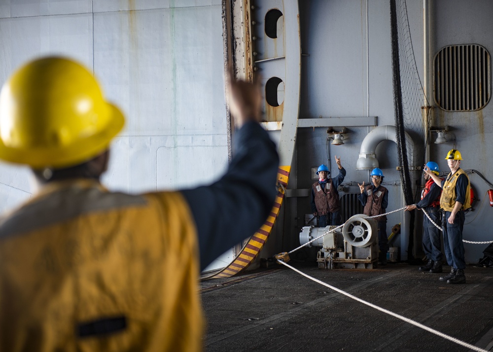 USS Harry S. Truman (CVN 75) transits the Atlantic Sea