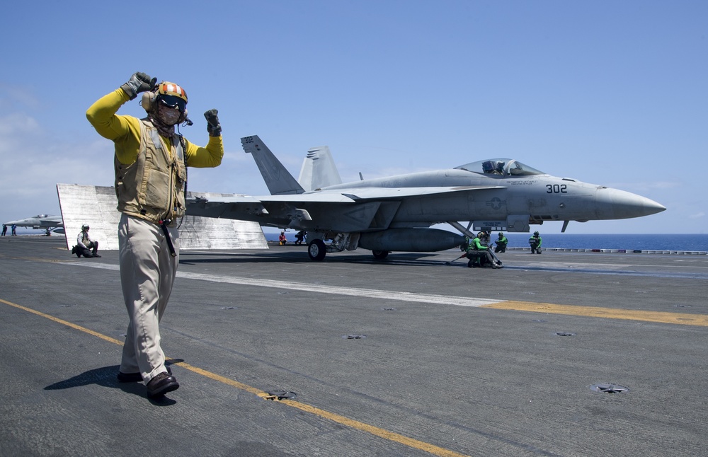 USS Harry S. Truman (CVN 75) transits the Atlantic Ocean