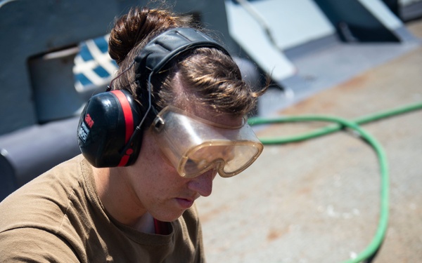 Vella Gulf Conducts Operations in the Gulf of Aden